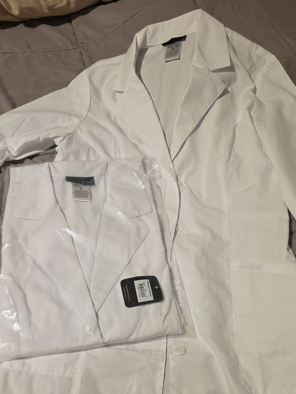 Cherokee Women's Fashion White Lab Coat 2 Count - Picture 7 of 7
